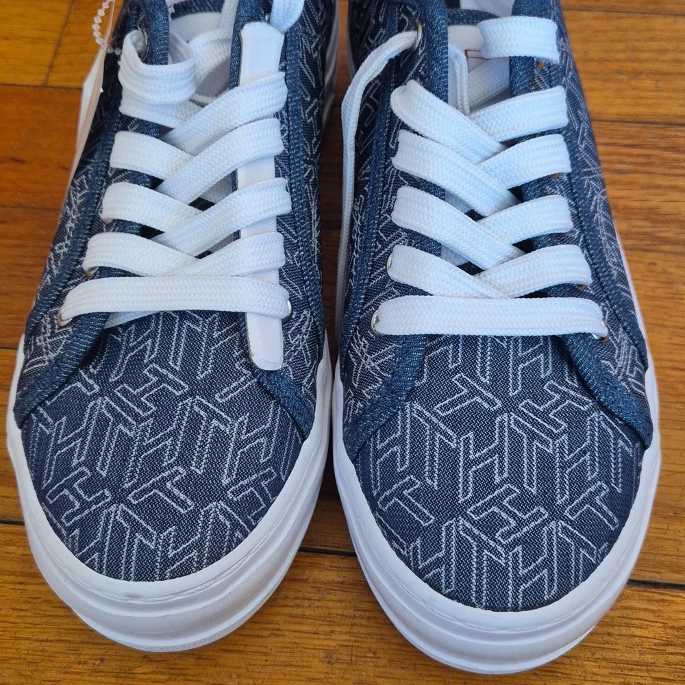 Tommy Hilfiger Womens Sneakers, size 6,5 NWOB - Picture 5 of 14